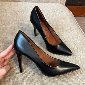 Christian Siriano black leather point toe heels